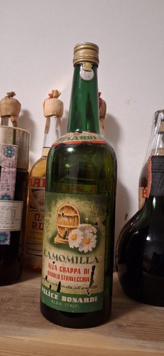 Camomilla grappa di barolo - ,